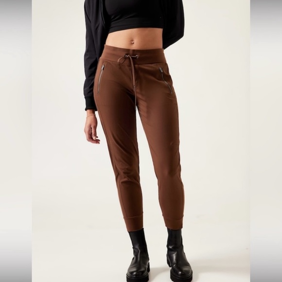 Athleta Pants - Athleta Trekkie North Jogger // Mahogany